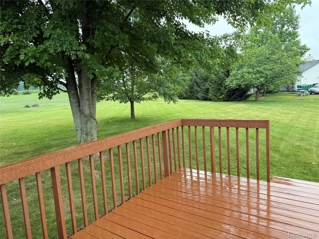488 Windy Bluff Flushing City MI 48433