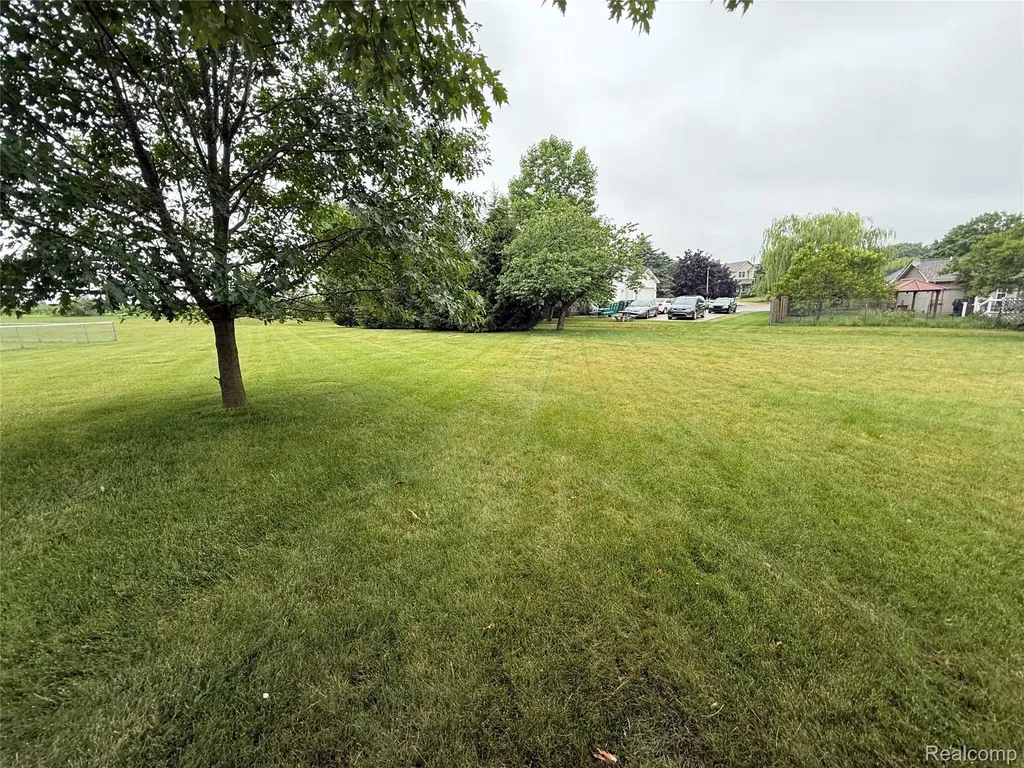 488 Windy Bluff Flushing City MI 48433