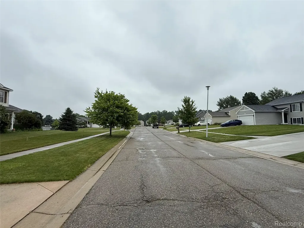 488 Windy Bluff Flushing City MI 48433