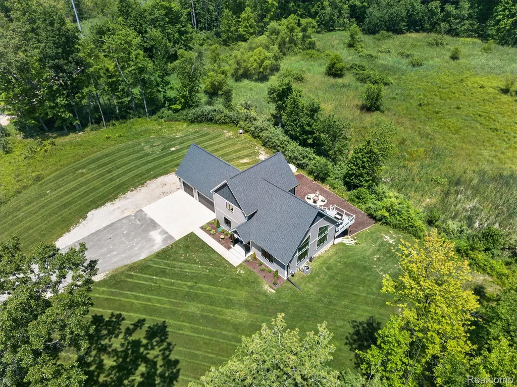 200 N Pleasant Valley Road Hartland Township MI 48380