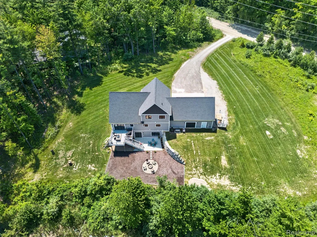200 N Pleasant Valley Road Hartland Township MI 48380