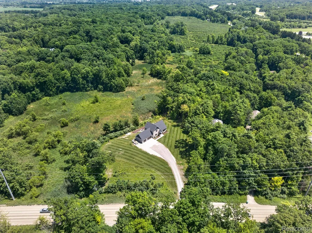 200 N Pleasant Valley Road Hartland Township MI 48380