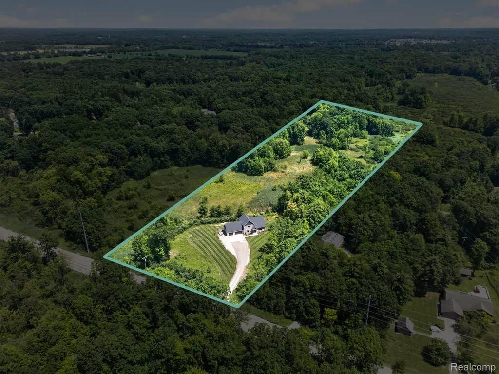 200 N Pleasant Valley Road Hartland Township MI 48380