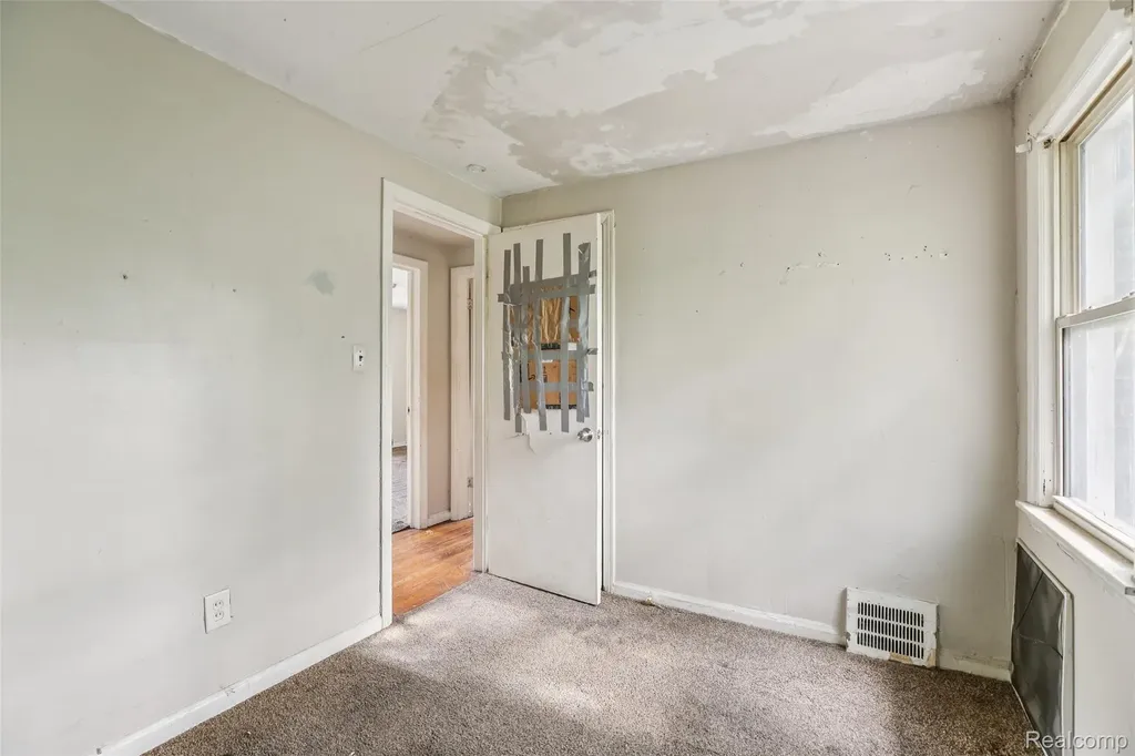 5935 Cadieux Road Detroit City MI 48224