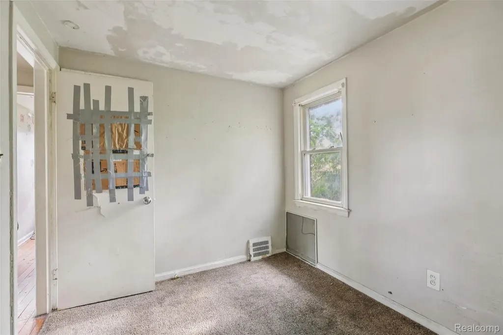 5935 Cadieux Road Detroit City MI 48224