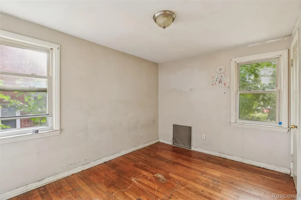 5935 Cadieux Road Detroit City MI 48224