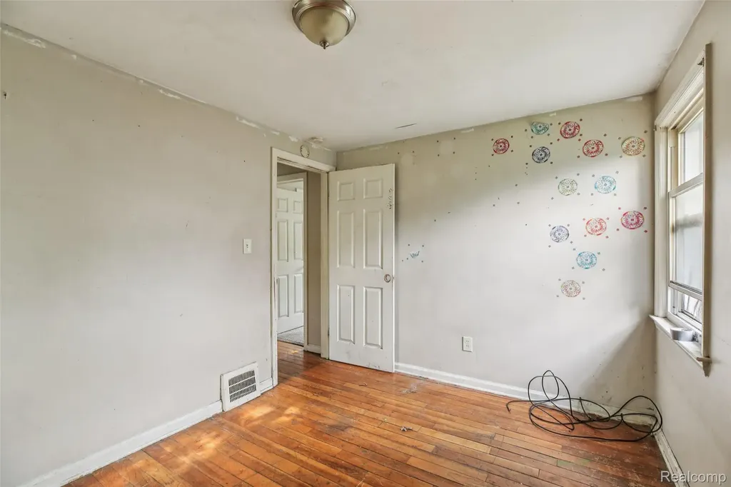 5935 Cadieux Road Detroit City MI 48224