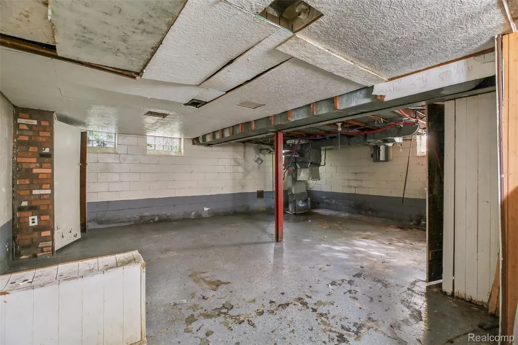 5935 Cadieux Road Detroit City MI 48224