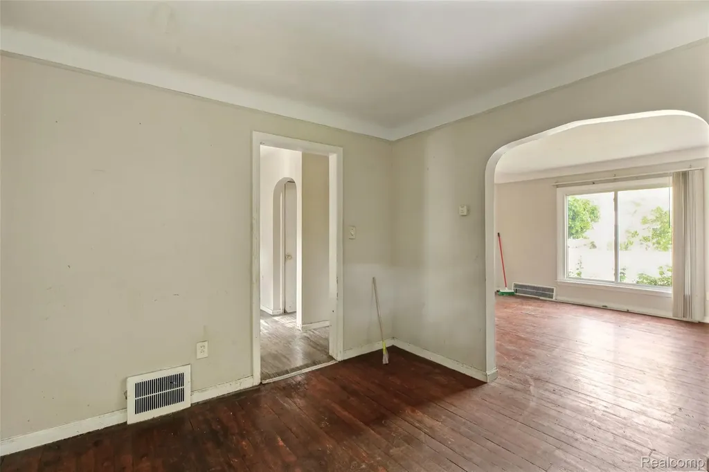 5935 Cadieux Road Detroit City MI 48224
