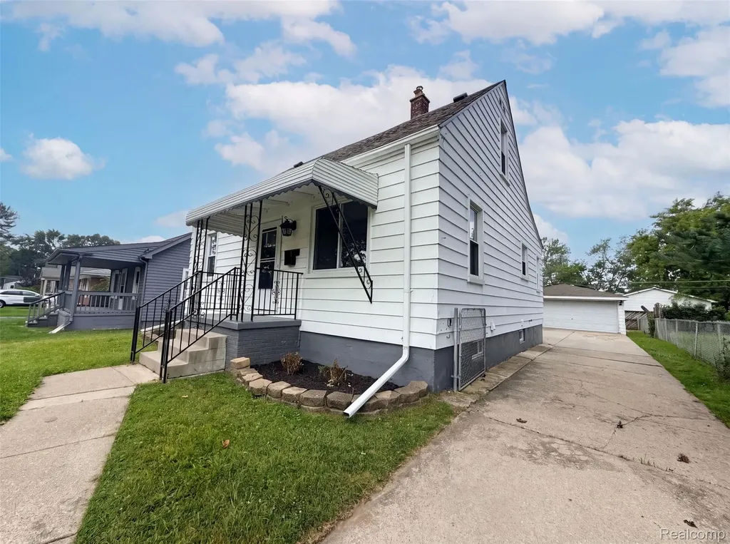 6455 Norborne Avenue Dearborn Heights City MI 48127
