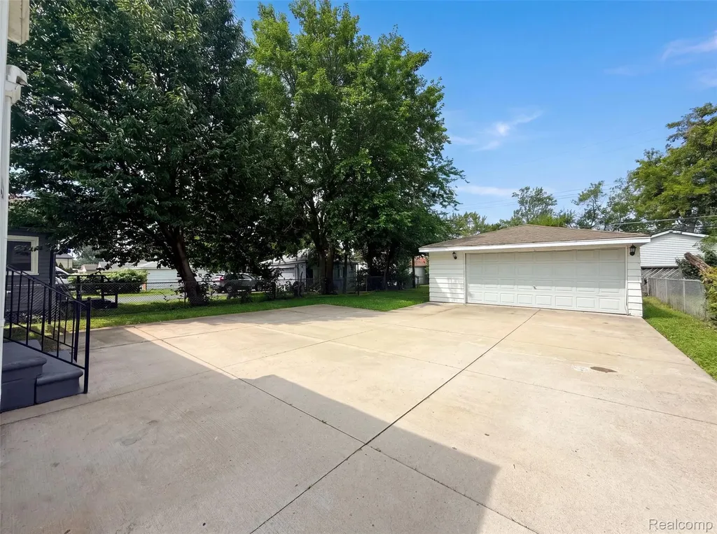 6455 Norborne Avenue Dearborn Heights City MI 48127