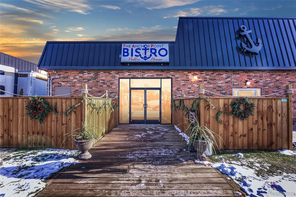 201 N Riverside Avenue St. Clair City MI 48079