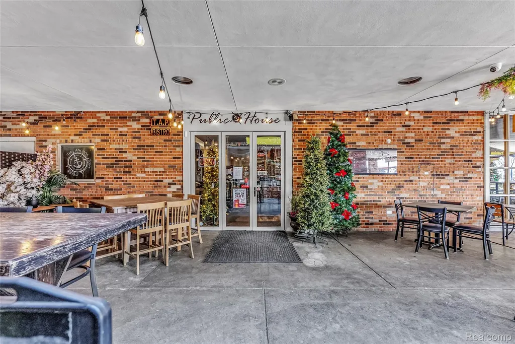 201 N Riverside Avenue St. Clair City MI 48079
