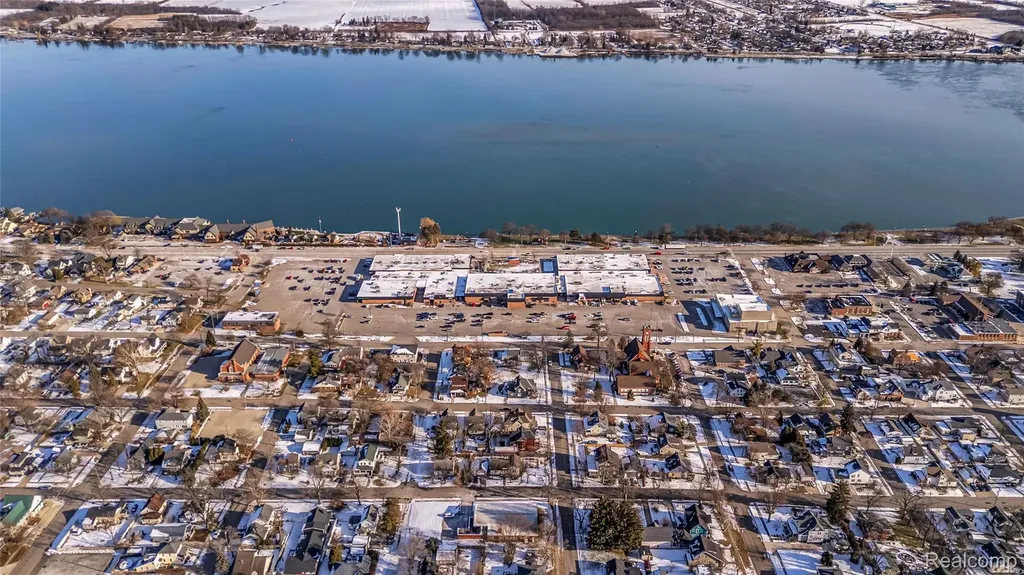 201 N Riverside Avenue St. Clair City MI 48079
