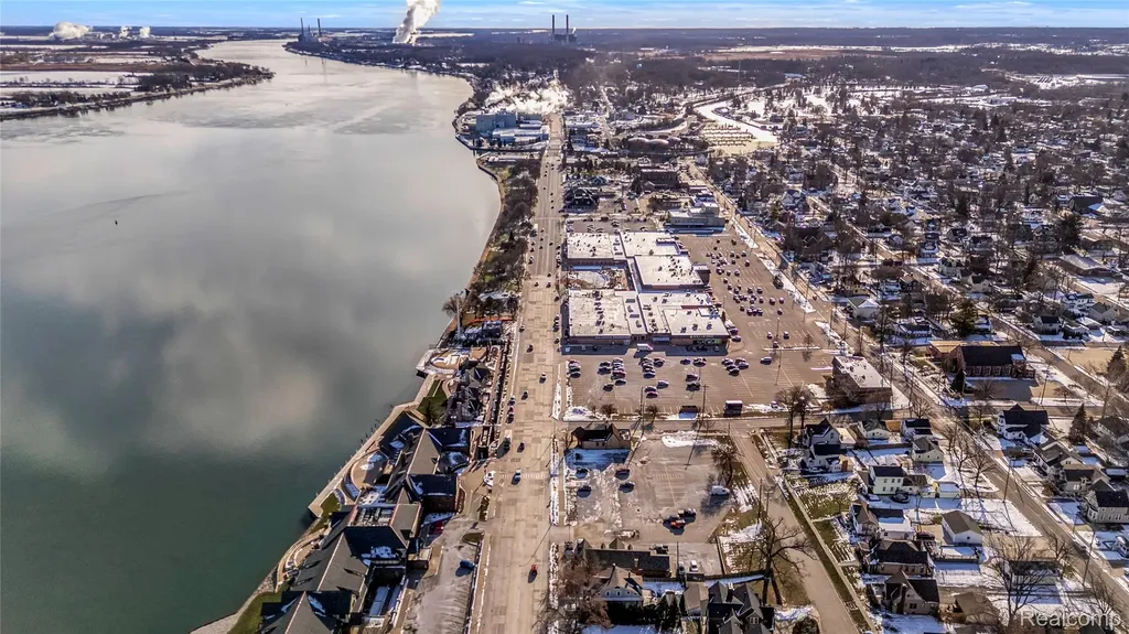 201 N Riverside Avenue St. Clair City MI 48079