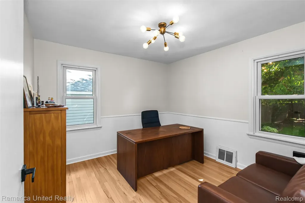 717 S Edgeworth Avenue Royal Oak City MI 48067