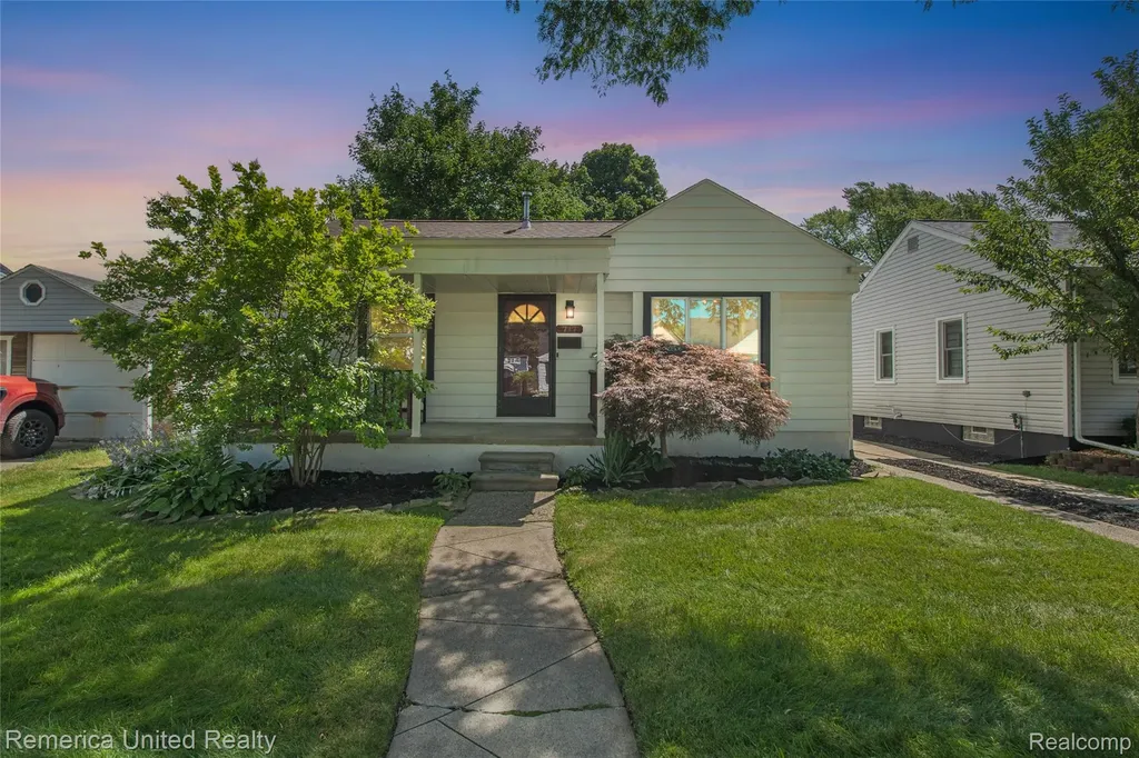 717 S Edgeworth Avenue Royal Oak City MI 48067