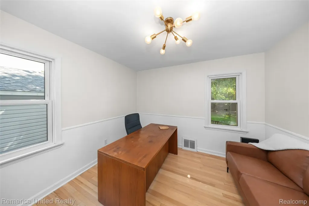 717 S Edgeworth Avenue Royal Oak City MI 48067