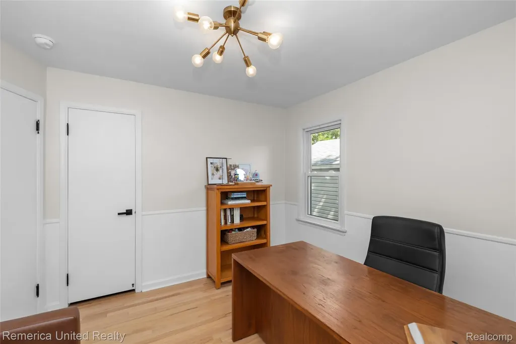 717 S Edgeworth Avenue Royal Oak City MI 48067