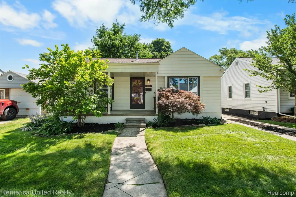 717 S Edgeworth Avenue Royal Oak City MI 48067