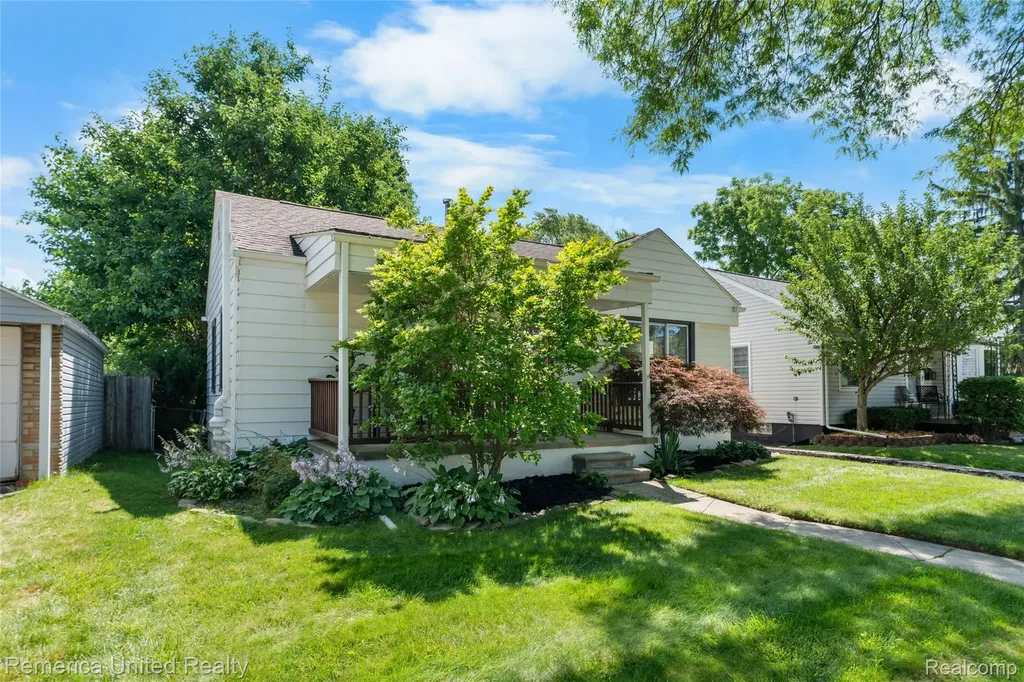 717 S Edgeworth Avenue Royal Oak City MI 48067