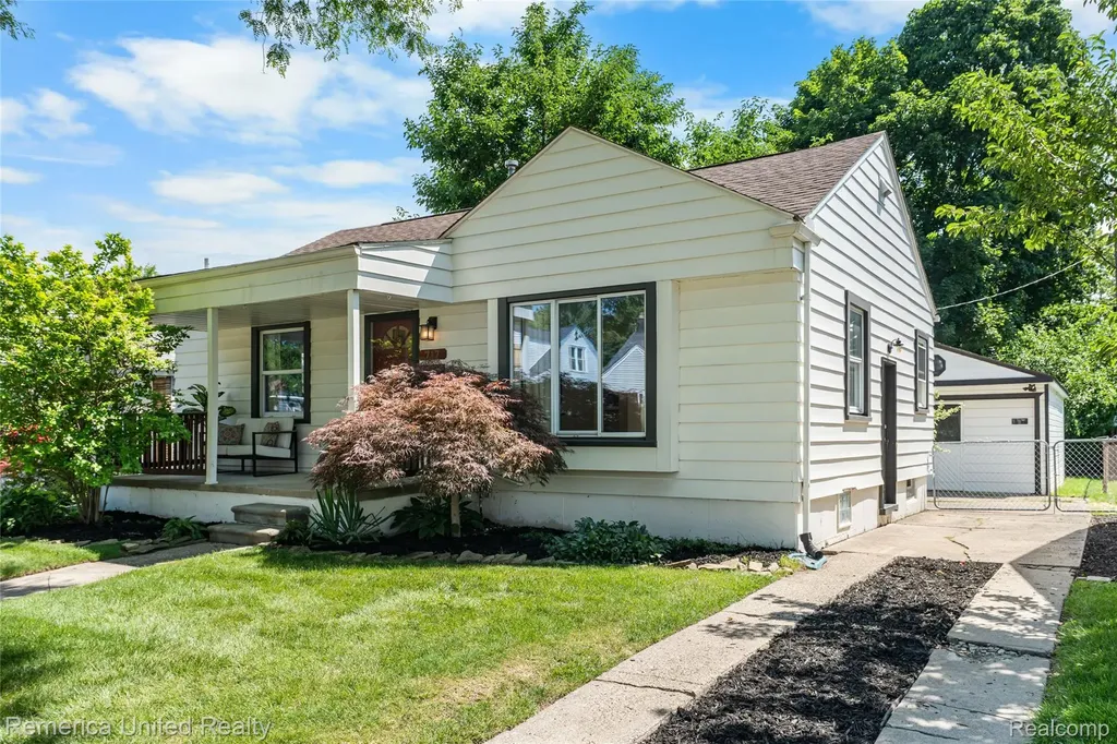 717 S Edgeworth Avenue Royal Oak City MI 48067