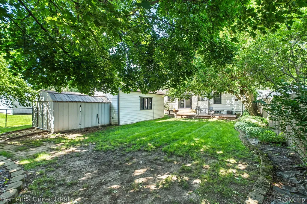 717 S Edgeworth Avenue Royal Oak City MI 48067