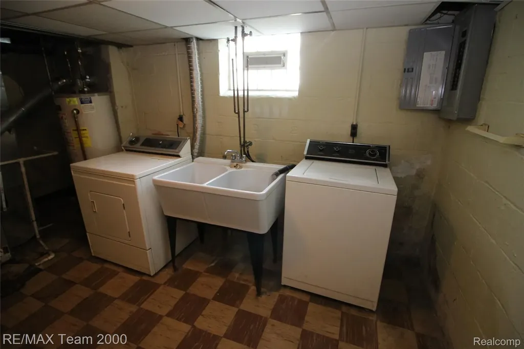 6115 Hartwell Street Dearborn City MI 48126