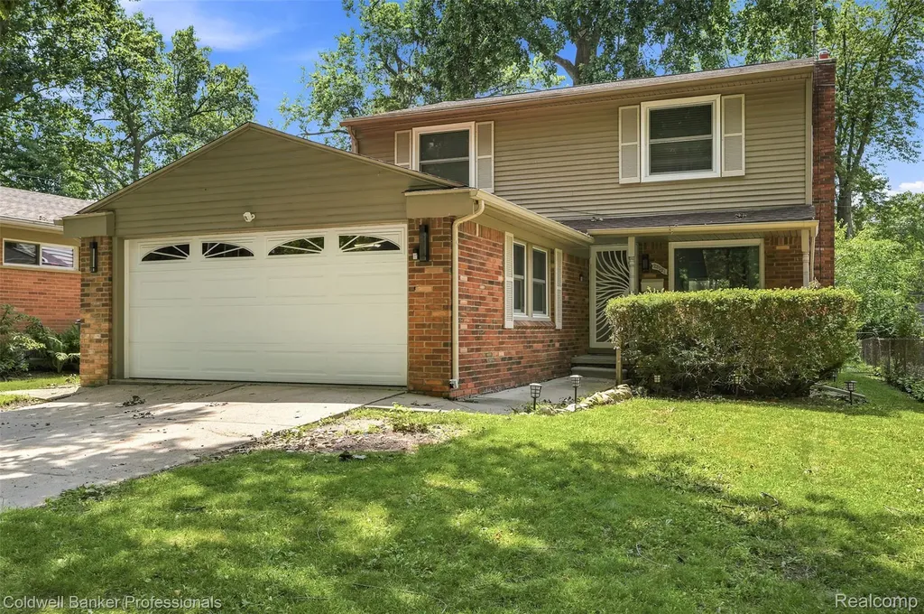 23821 Manistee Street Oak Park City MI 48237