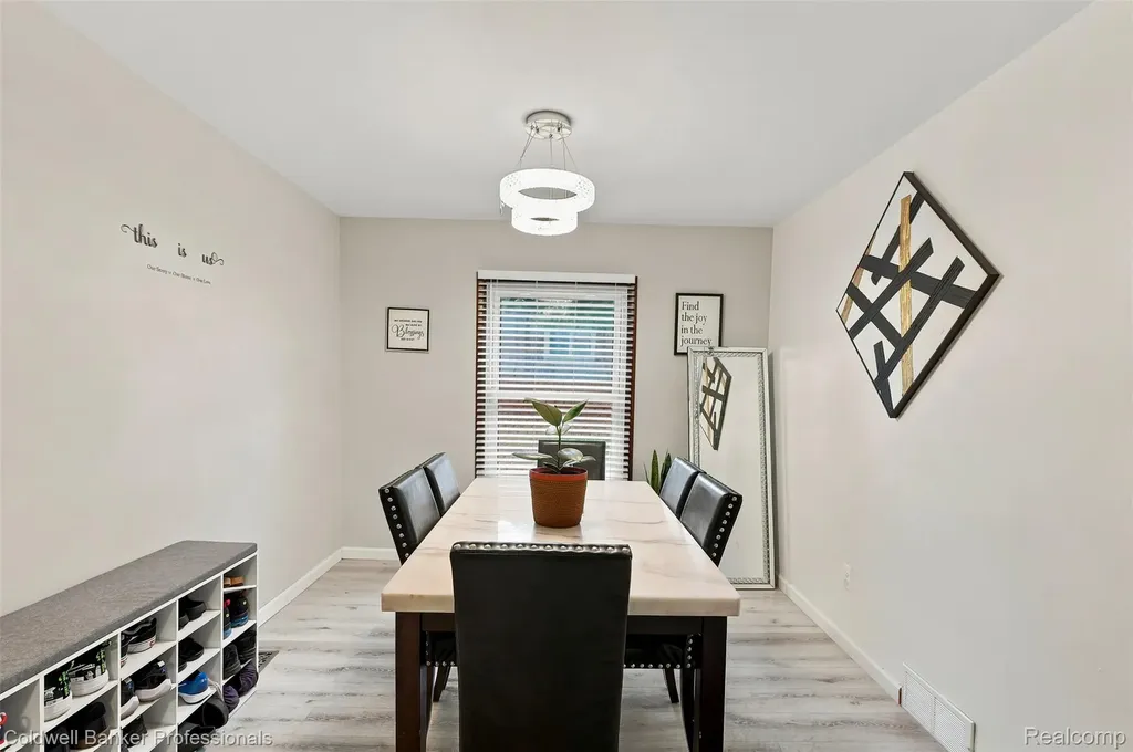 23821 Manistee Street Oak Park City MI 48237
