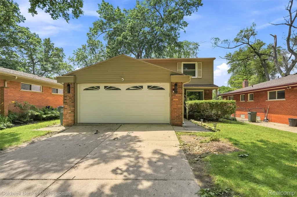 23821 Manistee Street Oak Park City MI 48237