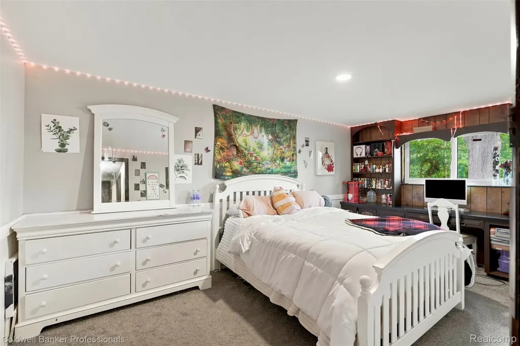 23821 Manistee Street Oak Park City MI 48237