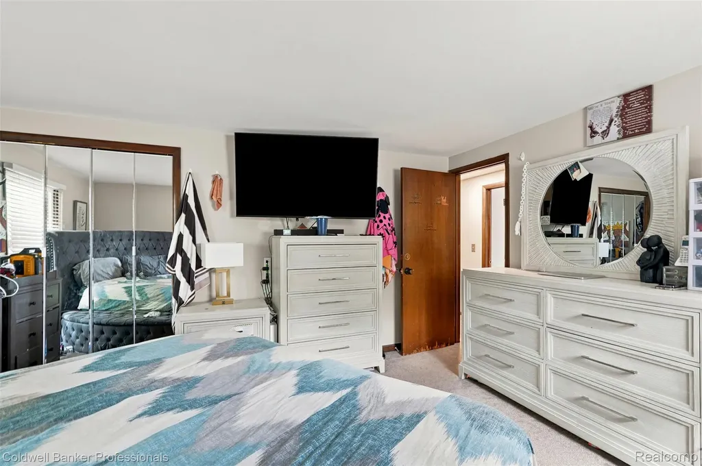 23821 Manistee Street Oak Park City MI 48237