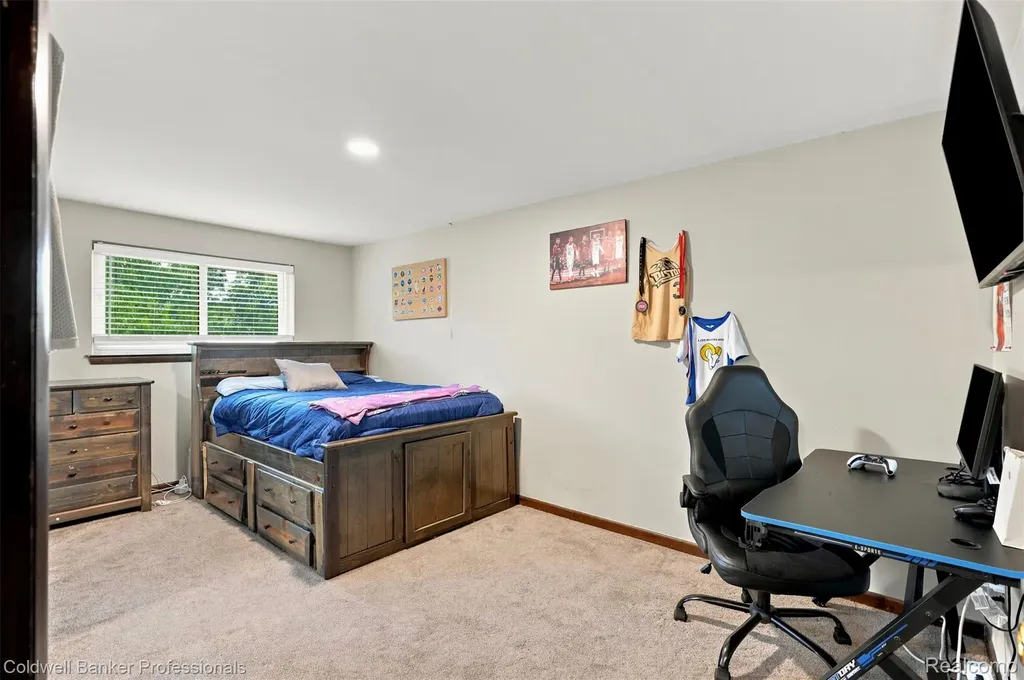23821 Manistee Street Oak Park City MI 48237