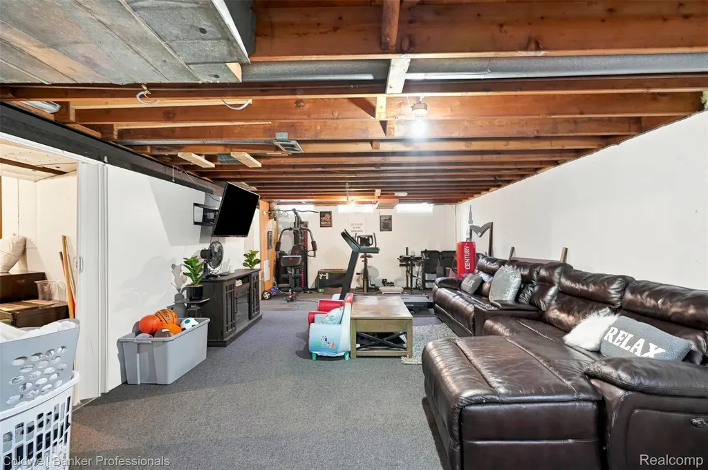 23821 Manistee Street Oak Park City MI 48237