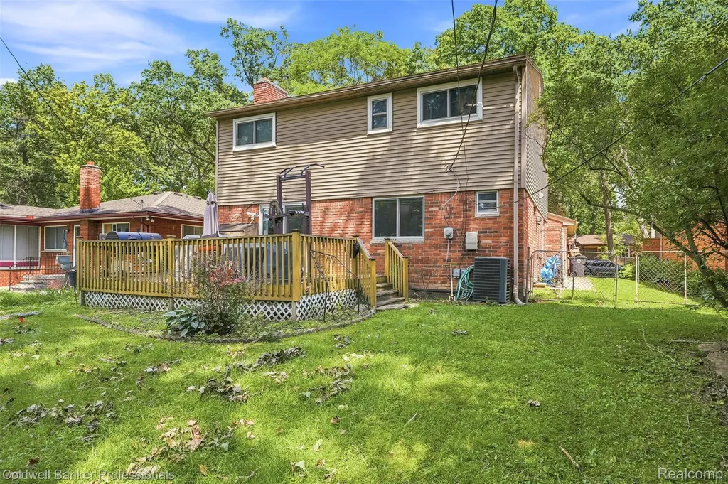 23821 Manistee Street Oak Park City MI 48237