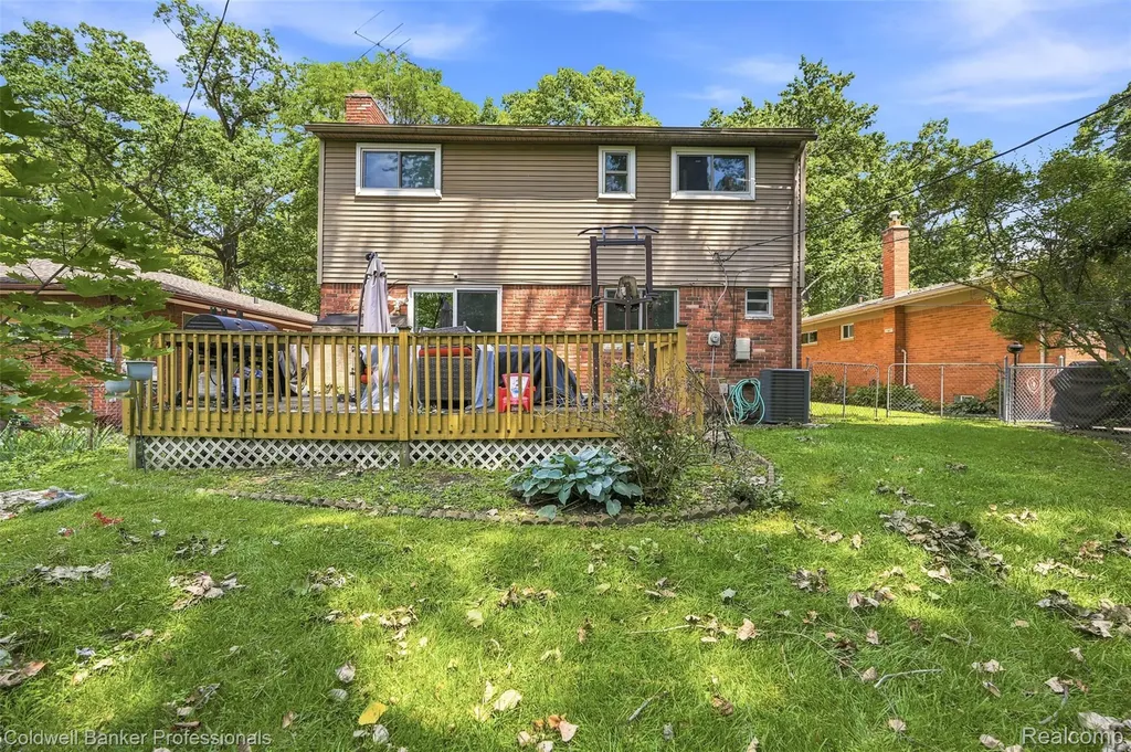 23821 Manistee Street Oak Park City MI 48237