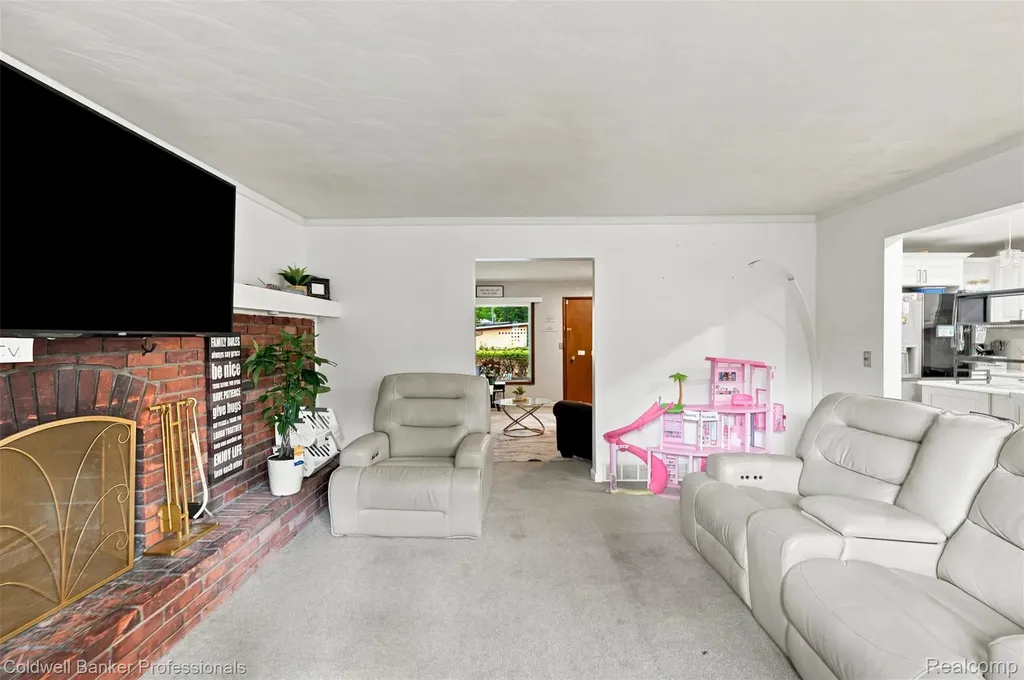 23821 Manistee Street Oak Park City MI 48237