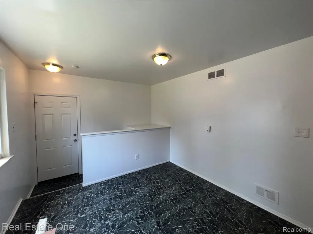 25563 Baker Taylor City MI 48180