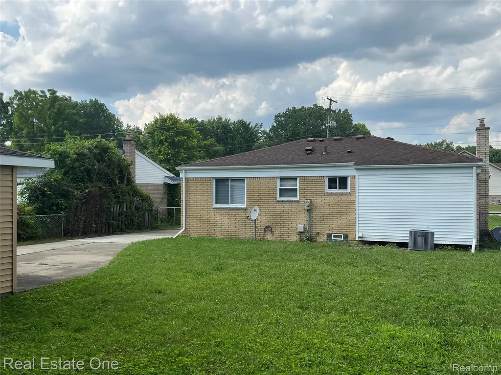 25563 Baker Taylor City MI 48180