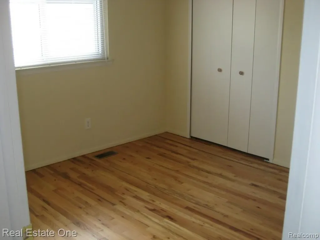 25563 Baker Taylor City MI 48180