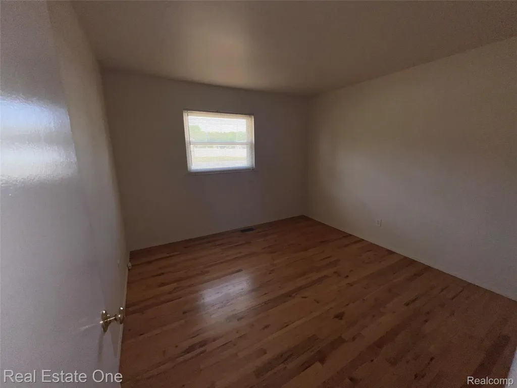 25563 Baker Taylor City MI 48180