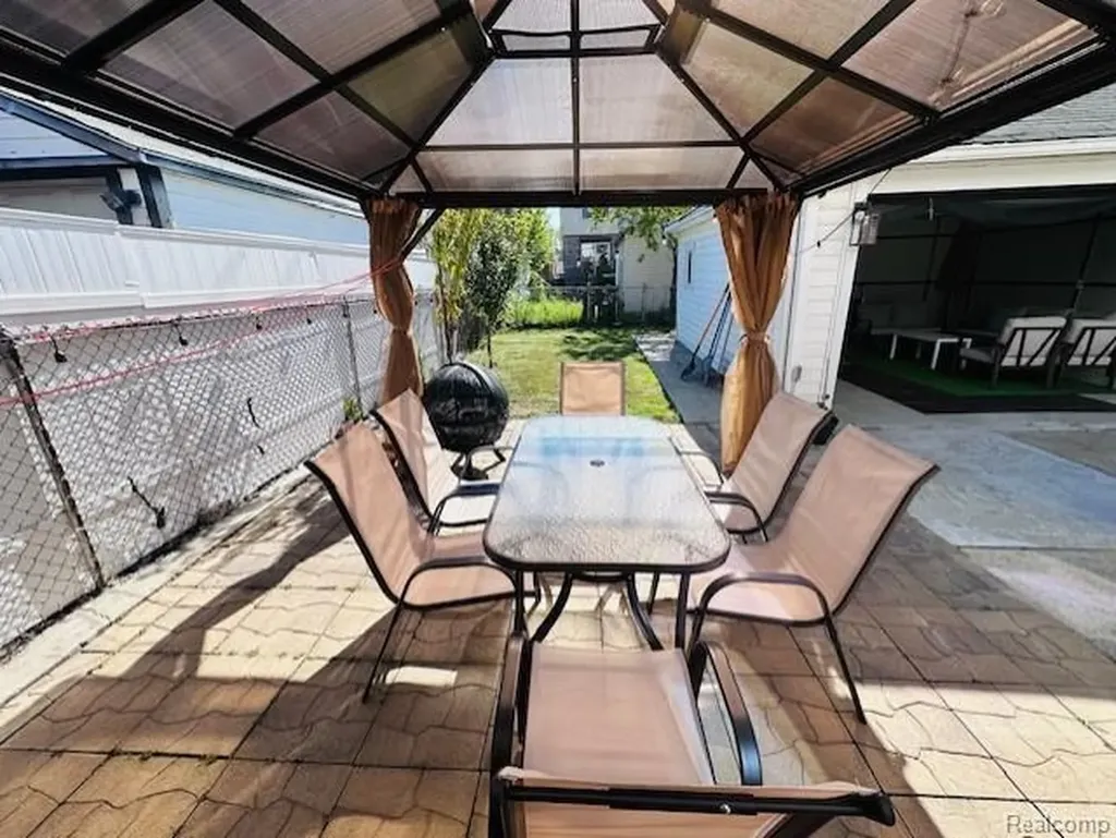 4592 Helen Street Dearborn City MI 48126