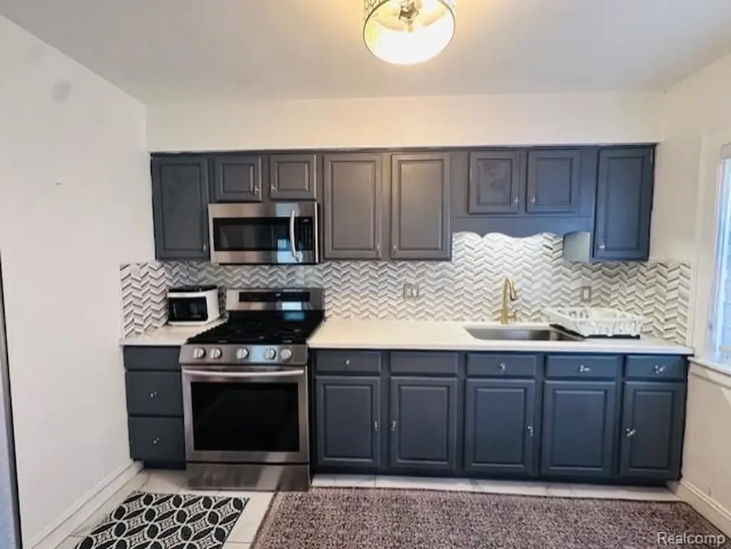 4592 Helen Street Dearborn City MI 48126