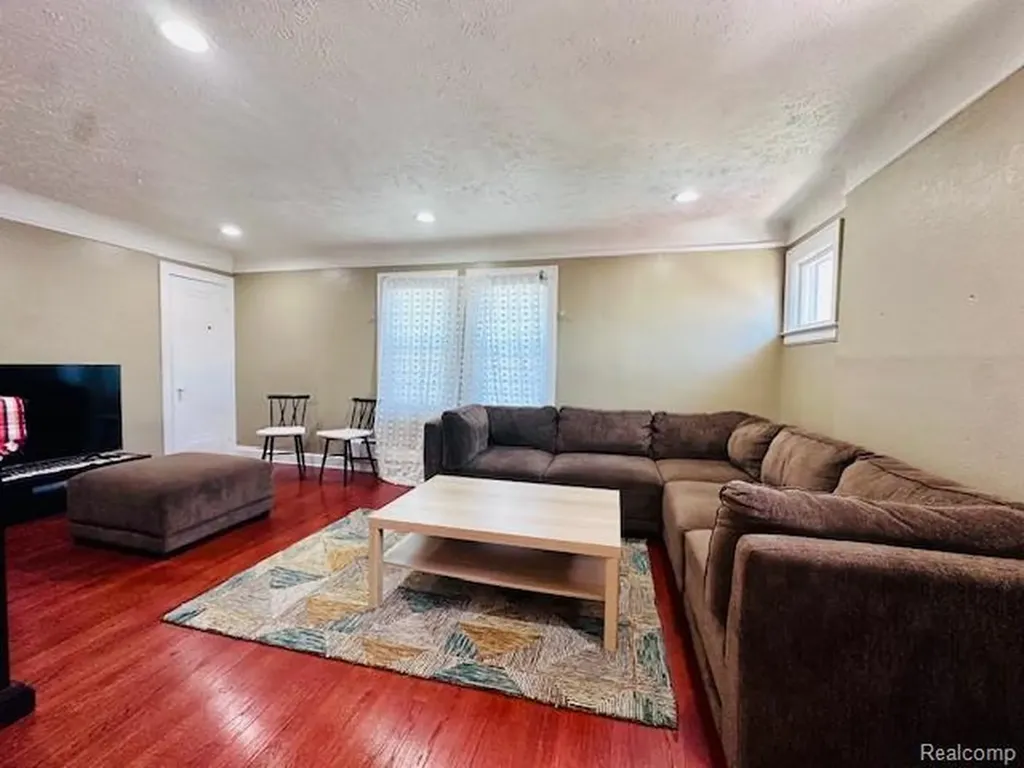 4592 Helen Street Dearborn City MI 48126