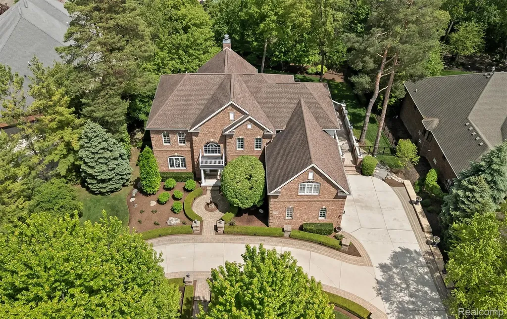 61496 Beacon Hill Drive Washington Township MI 48094