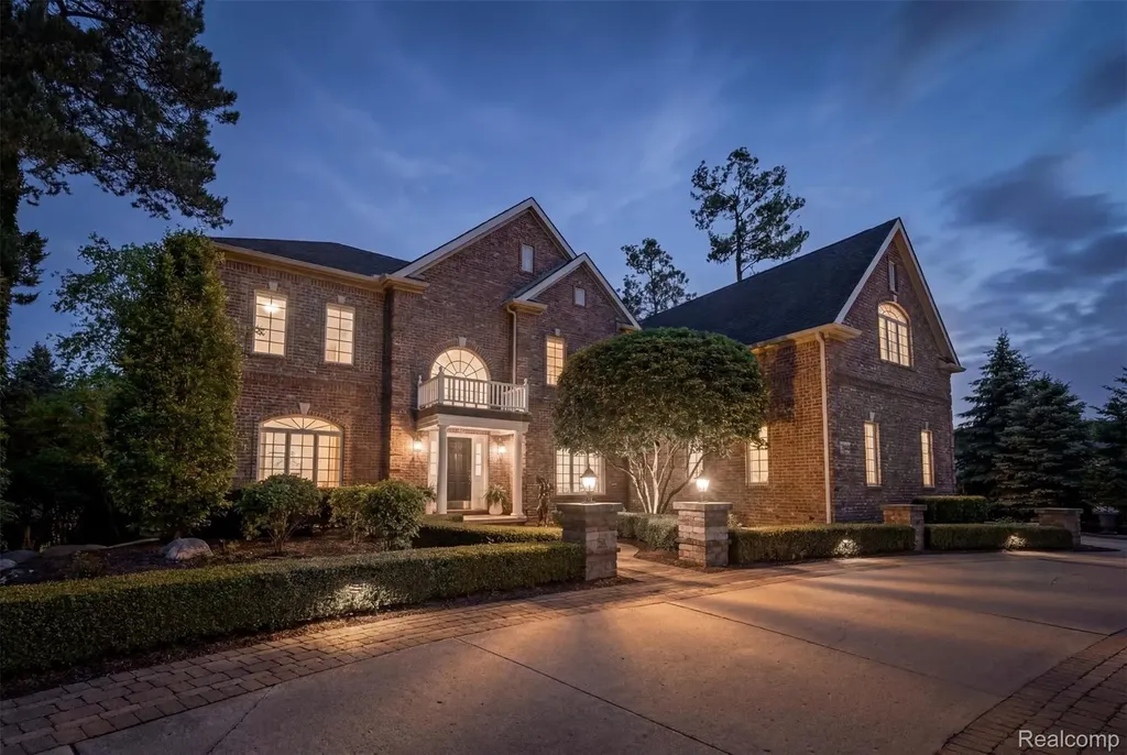 61496 Beacon Hill Drive Washington Township MI 48094