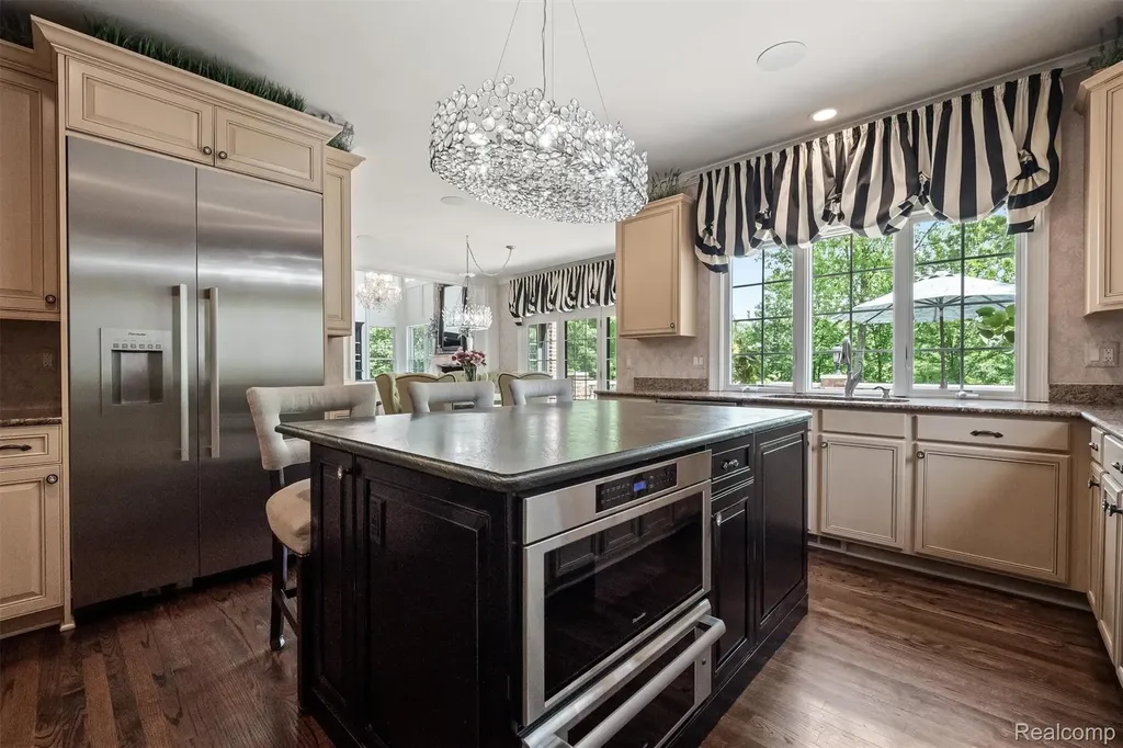 61496 Beacon Hill Drive Washington Township MI 48094