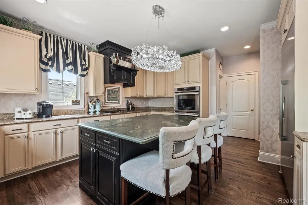 61496 Beacon Hill Drive Washington Township MI 48094