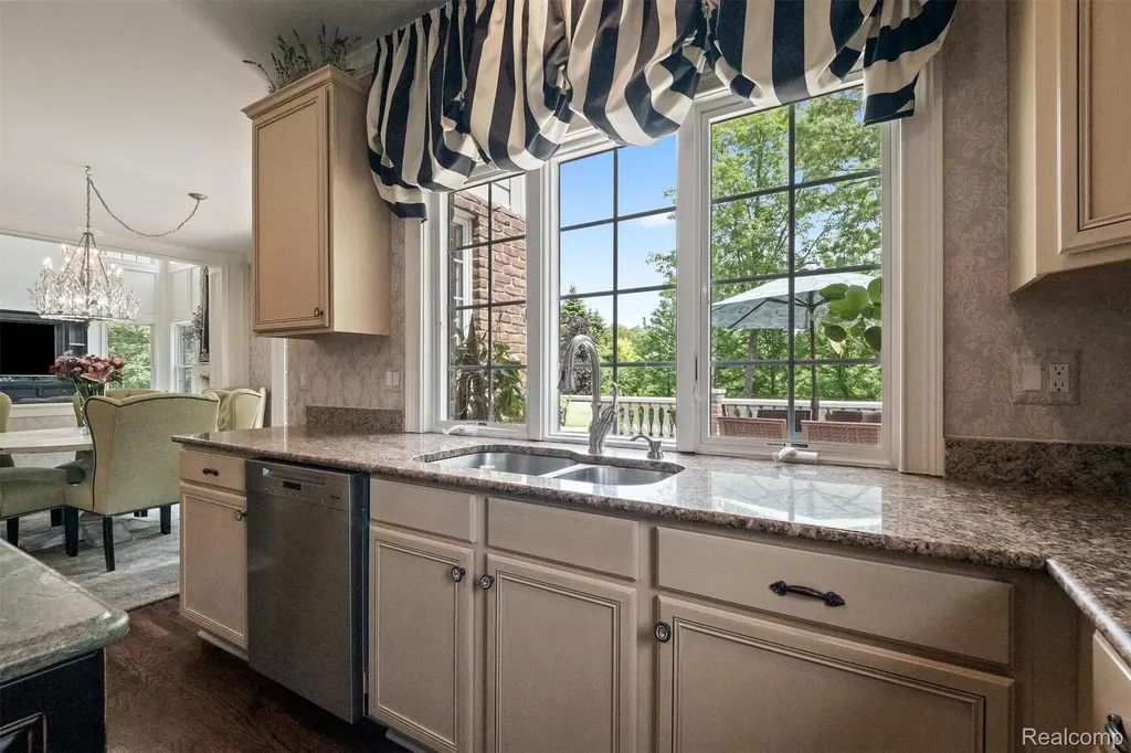 61496 Beacon Hill Drive Washington Township MI 48094